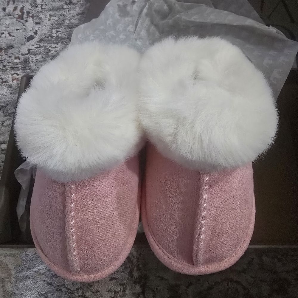 Toddler- Cozy Pink Slippers with White Fur Trim